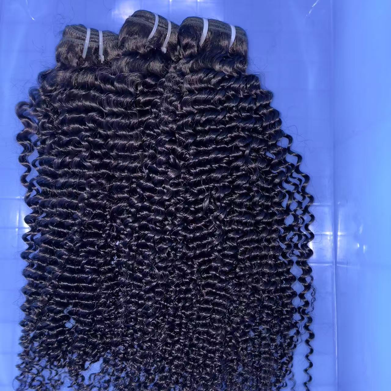 kinky curly